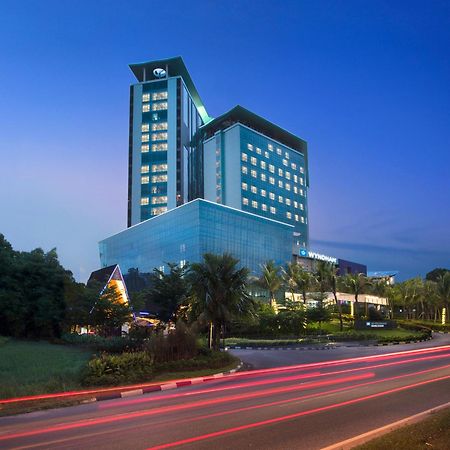Wyndham Panbil Batam Hotell Exteriör bild