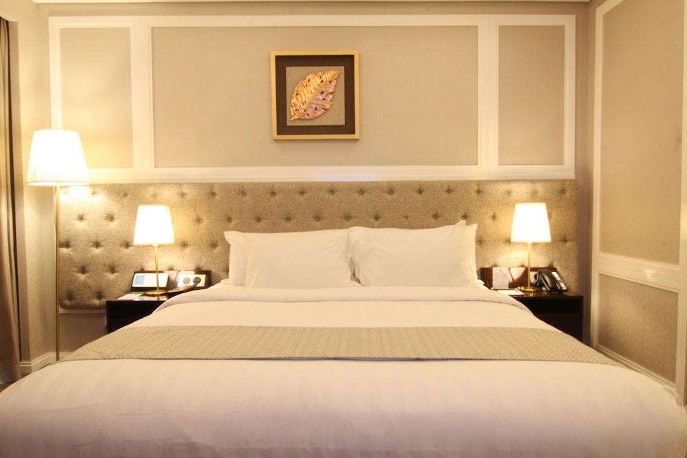 Wyndham Panbil Batam Hotell Exteriör bild