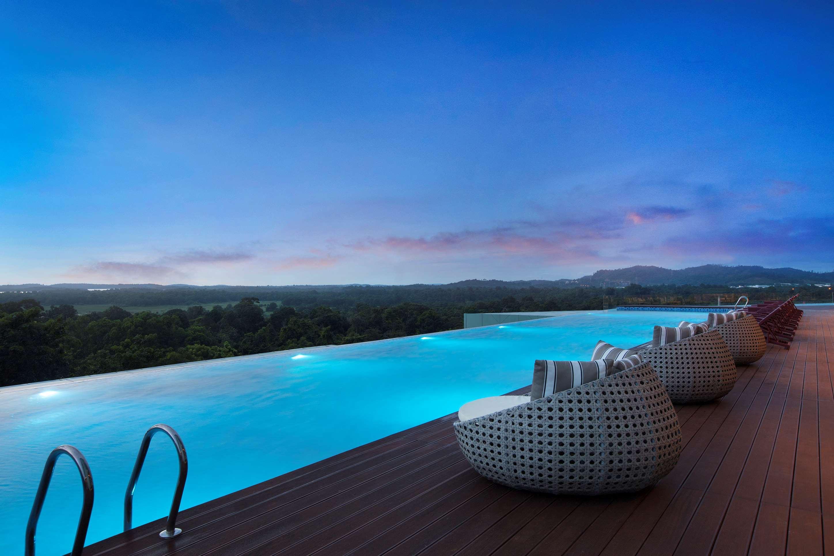 Wyndham Panbil Batam Hotell Exteriör bild