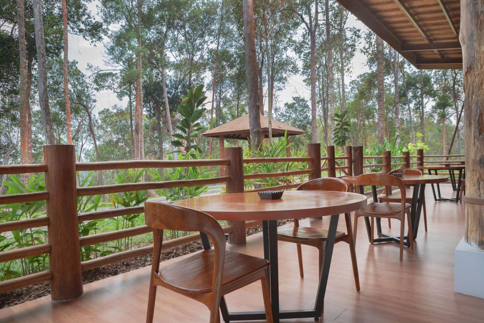 Wyndham Panbil Batam Hotell Exteriör bild