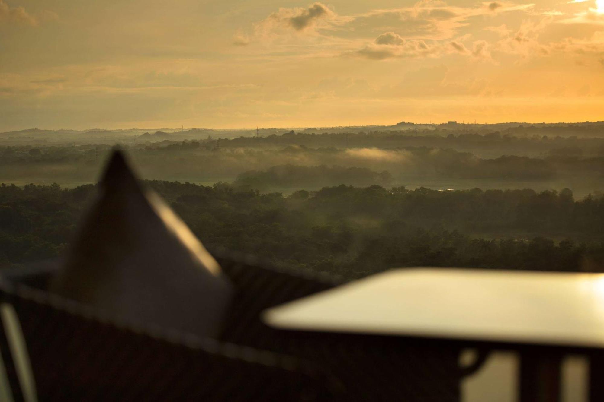 Wyndham Panbil Batam Hotell Exteriör bild