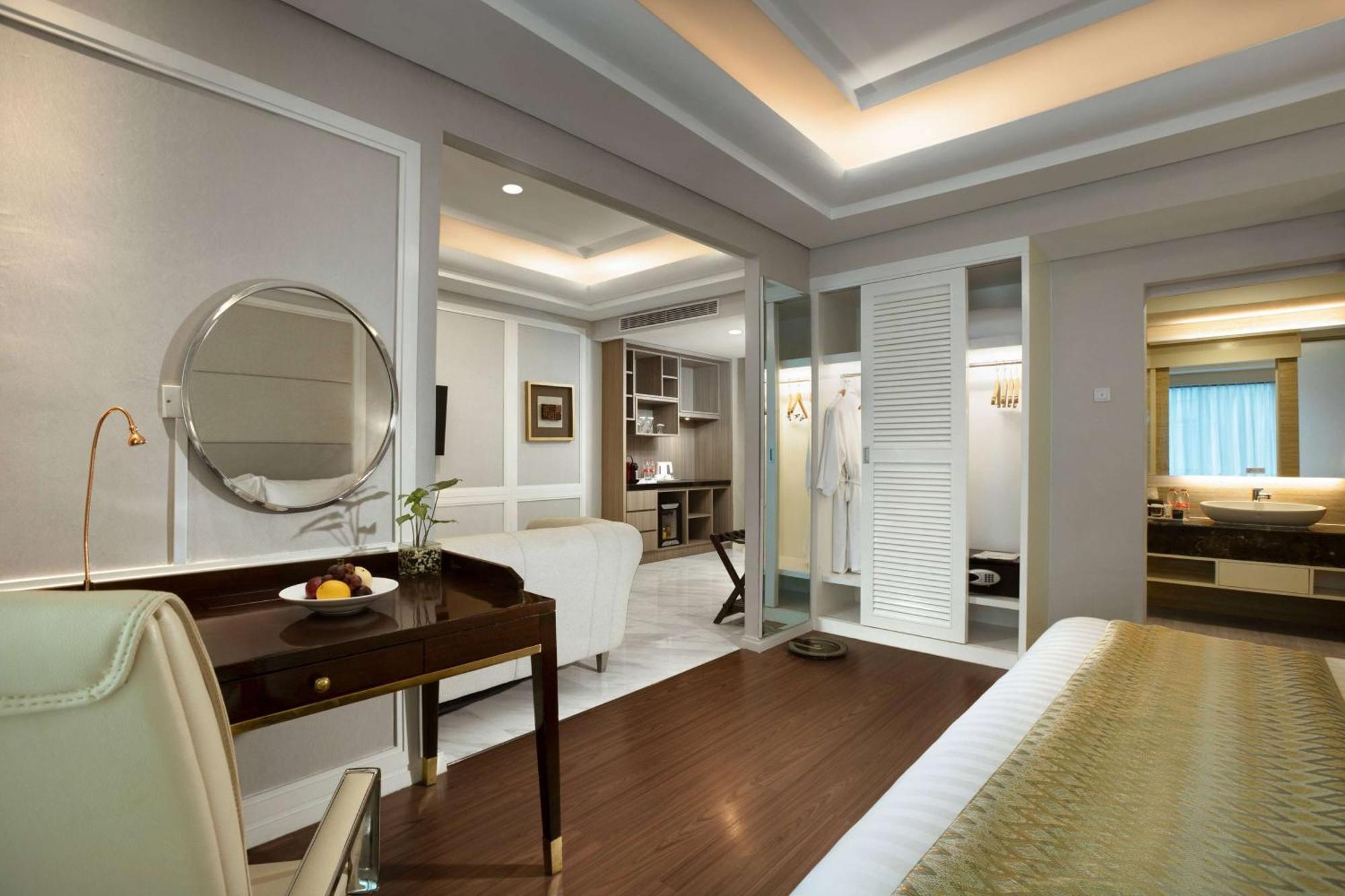 Wyndham Panbil Batam Hotell Exteriör bild